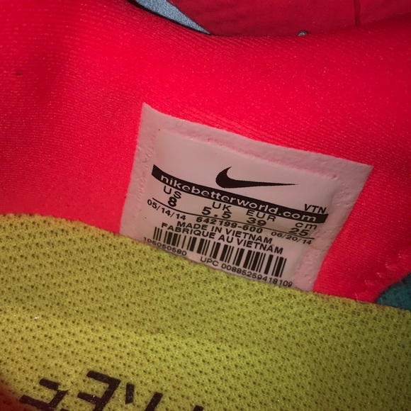 NIKE RUNNING SHOES - Picture 2 of 6